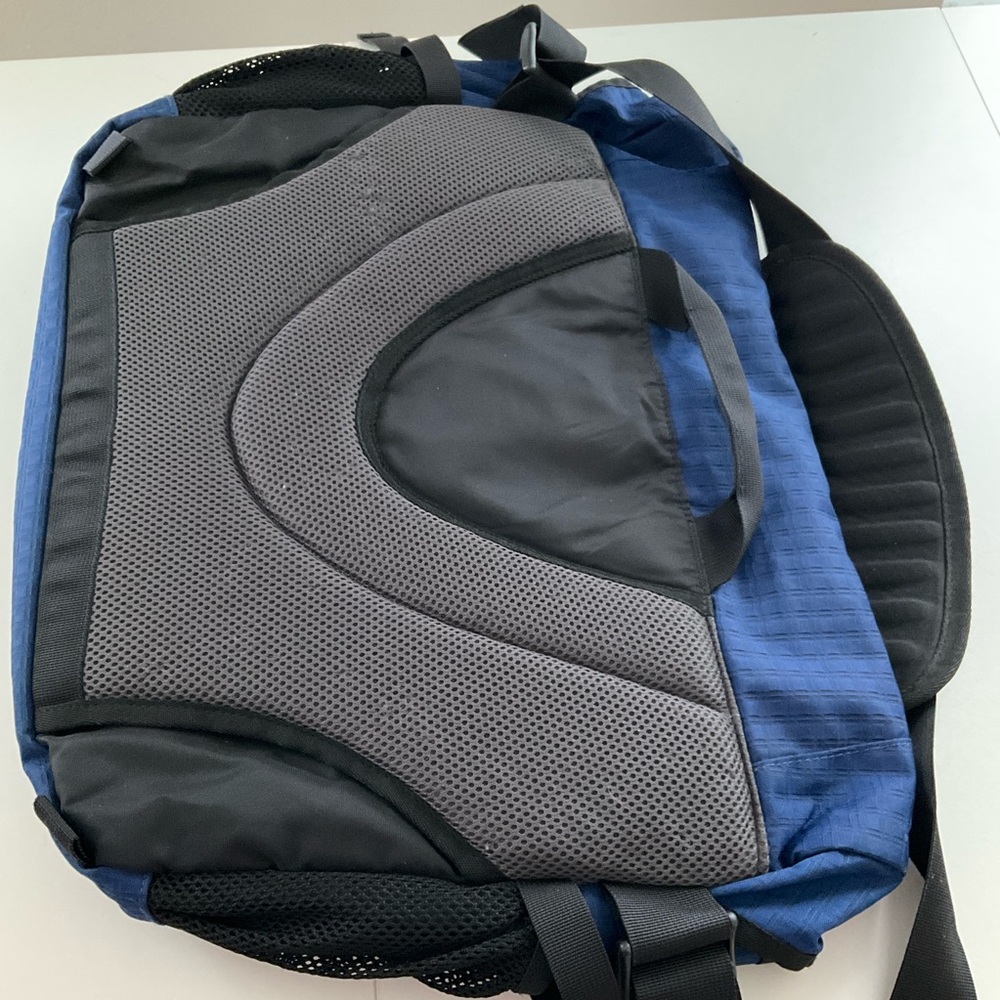 L.L. Bean Navy and Black Laptop Messenger Crossbody Bag - Picture 10 of 13